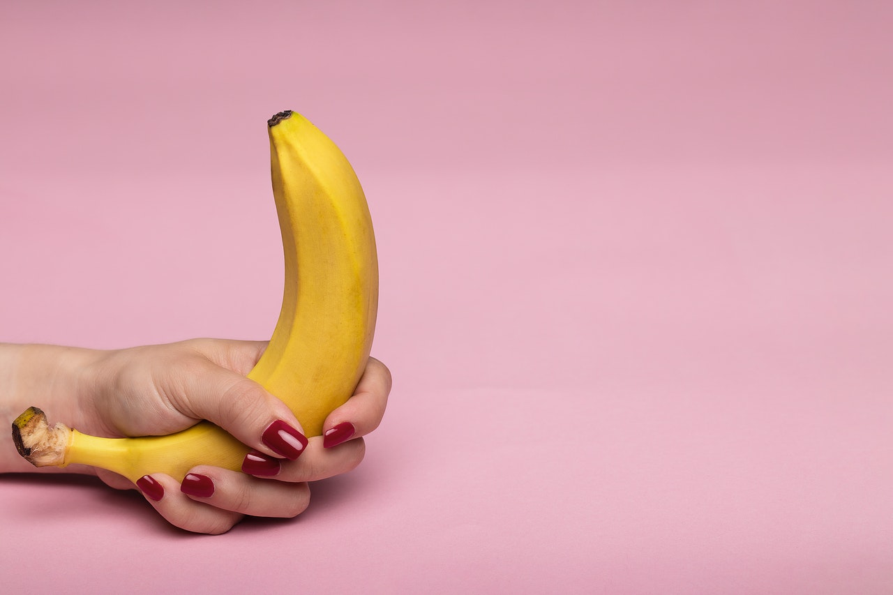 nagyítsa meg a péniszet saját kezével pénisz hossza 20 cm