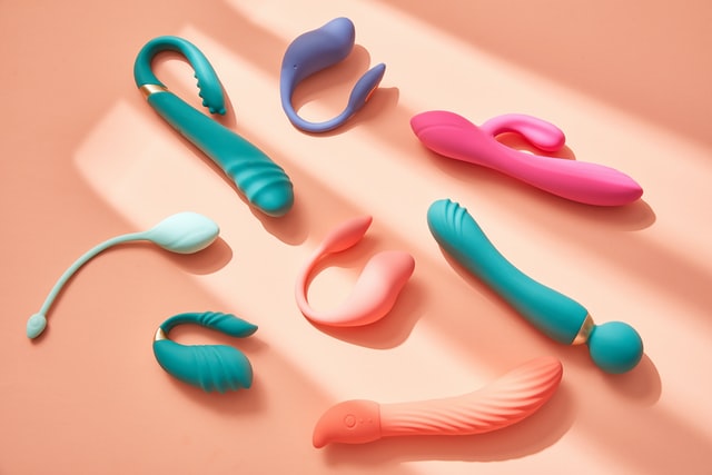 Секс-игрушки, которые помогут достичь соскового оргазма